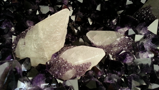 Uruguay Minerals. Marcos Lorenzelli S.R.L. Amethyst Special Pieces