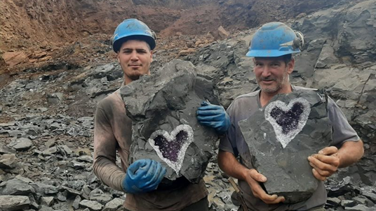 Uruguay Minerals. Marcos Lorenzelli S.R.L. THE NEW TREASURE
